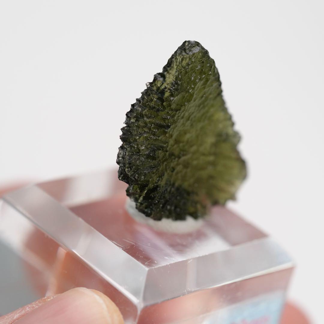 【花が咲いたような結晶】モルダバイト チェコ共和国産 26×24×6.8mm