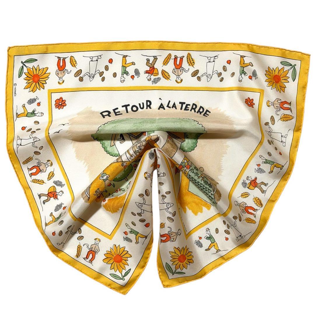 エルメス HERMES スカーフ　カレ45 ガヴロッシュ　故郷に帰る