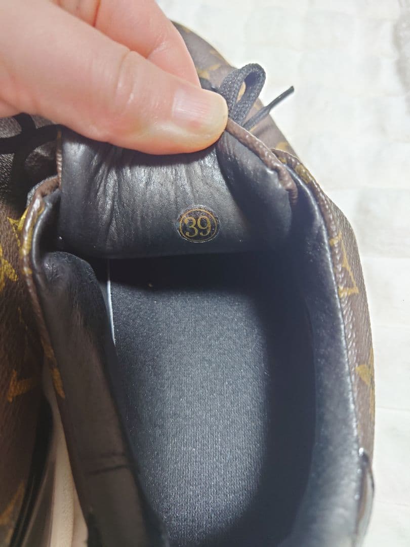LOUIS VUITTON スニーカー　モノグラム 美品