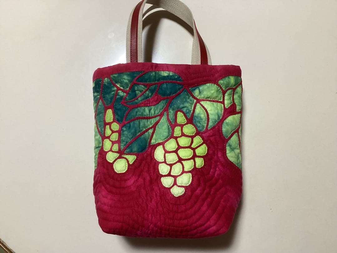 ハンドメイド　ステンドキルト　トートバッグ