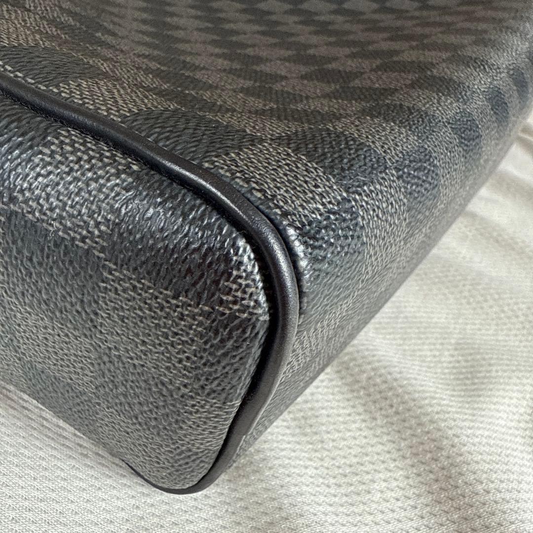 ルイヴィトン デイトンMM ショルダーバッグ ダミエグラフィット N41409