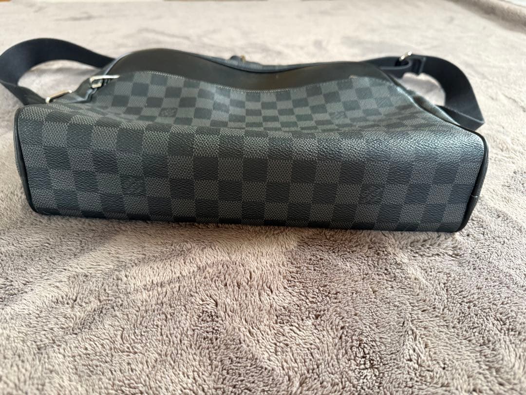 ルイヴィトン デイトンMM ショルダーバッグ ダミエグラフィット N41409