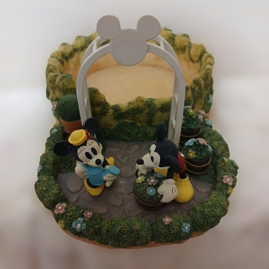 ミッキー&ミニー　鉢カバー　プランター　置物