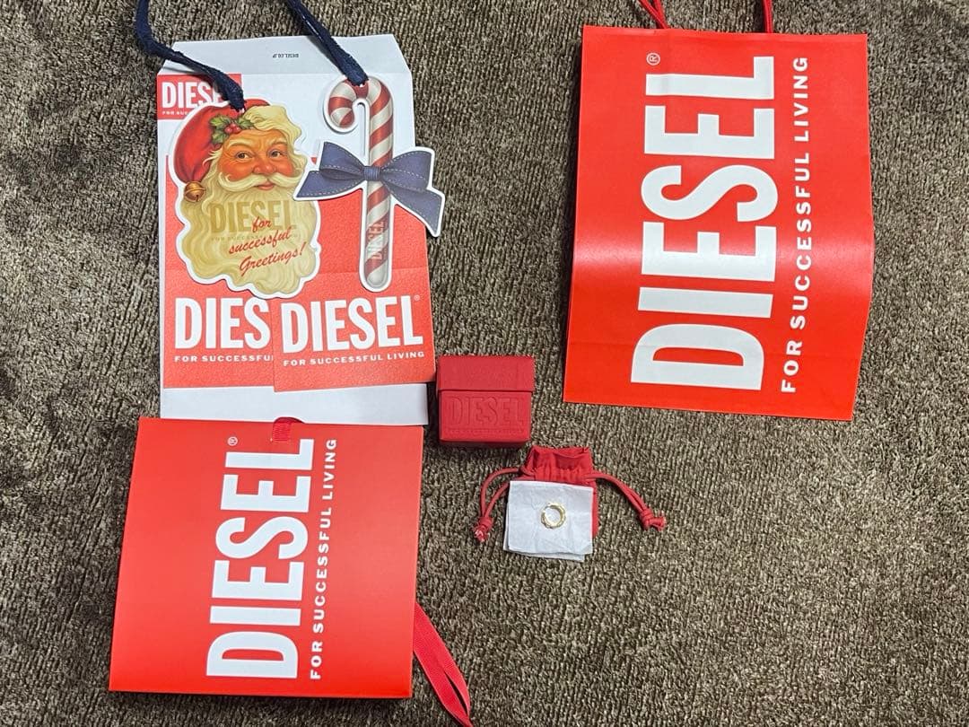 新品未使用 DIESEL ピアス ゴールド Dx1417 片耳 フープピアス