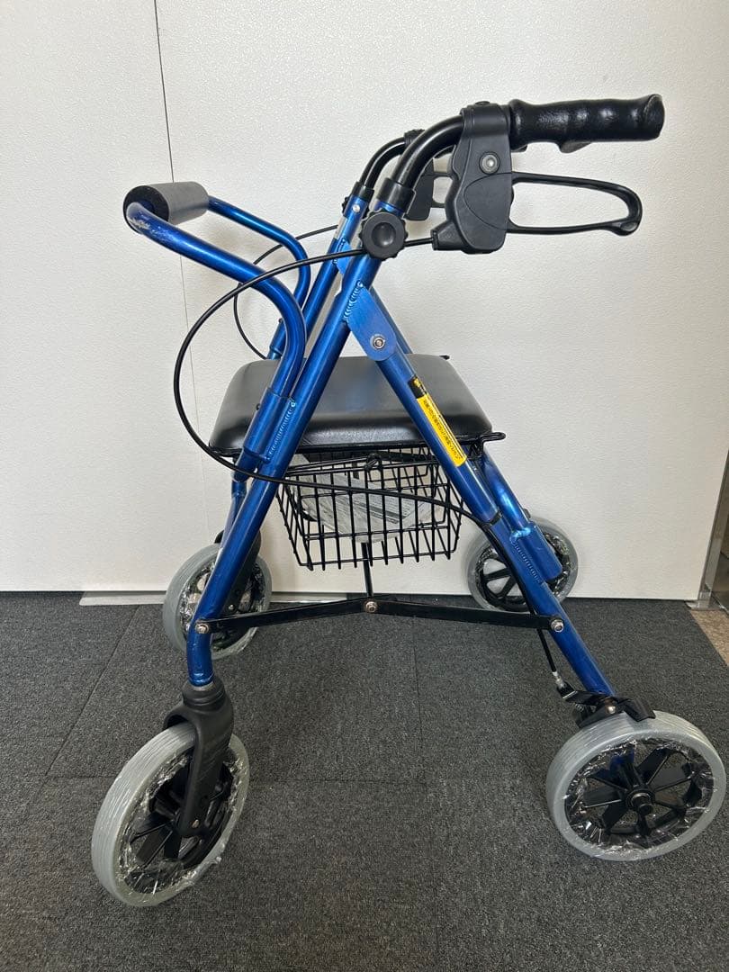 【送料込】竹虎　ハッピーⅡ　軽量歩行器　ブルーメタリック　かご付き