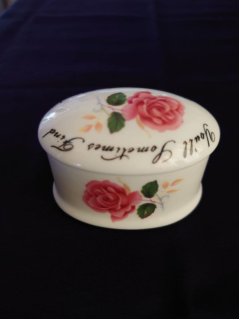 ロイヤルアルバート   小物入れ ジュエリー入れ 磁器