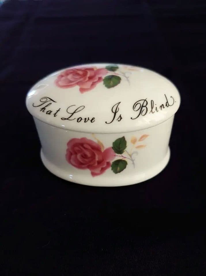 ロイヤルアルバート   小物入れ ジュエリー入れ 磁器