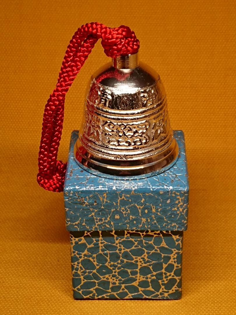 【美品】仏教美術　鈴　ベル　銅製　置物　インテリア　工芸品　美術品　A1669