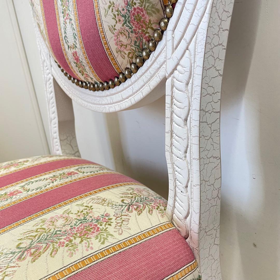 アンティーク調 チェア ロココ調 彫刻 鋲 白家具 椅子 イス 姫系 イタリア