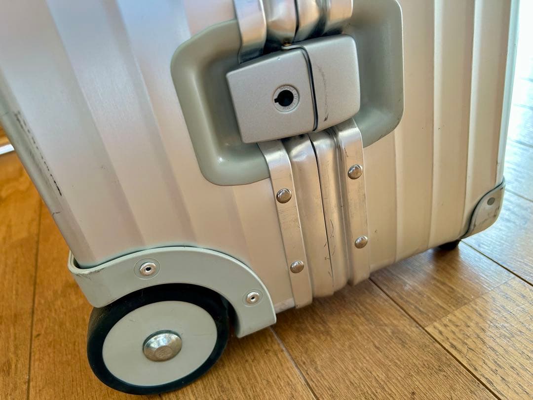 RIMOWA リモワ 大型 2輪 ヴィンテージ シルバー 旧モデル ドイツ購入