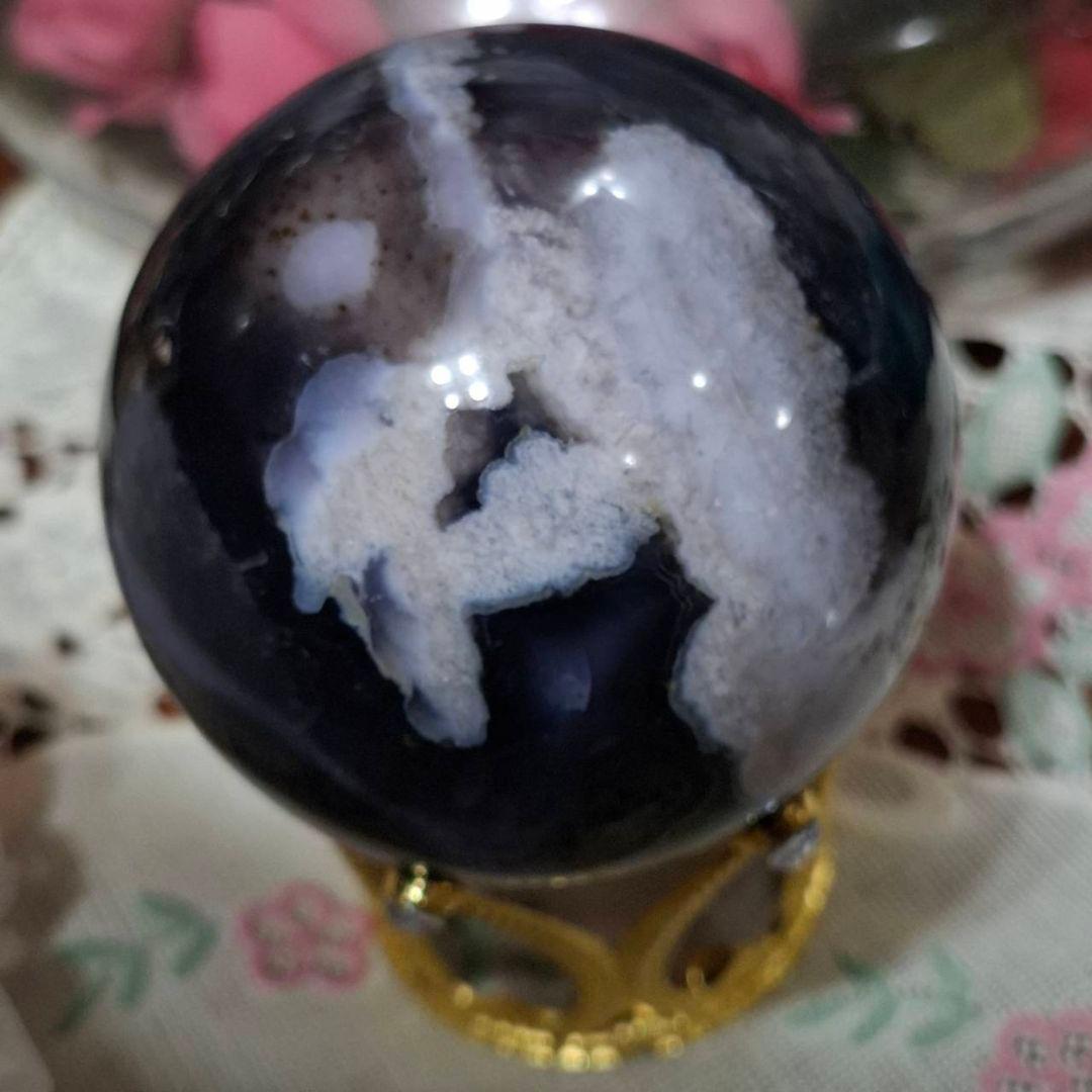 濃い青❣️ブルー桜瑪瑙　スフィア　花模様　台座付き　置物　インテリア