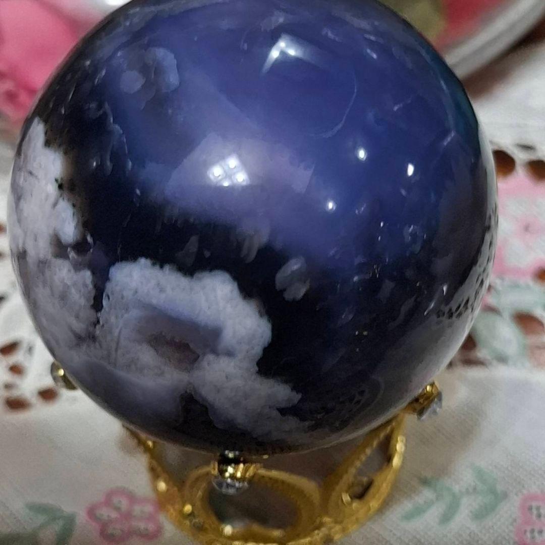 濃い青❣️ブルー桜瑪瑙　スフィア　花模様　台座付き　置物　インテリア