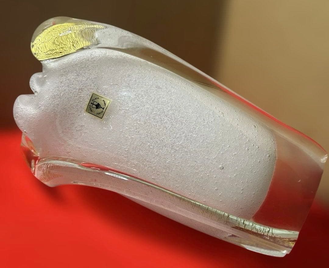 イワタガラス　フラワーベース　透明ガラス、白色、金色 吹きガラスの手法