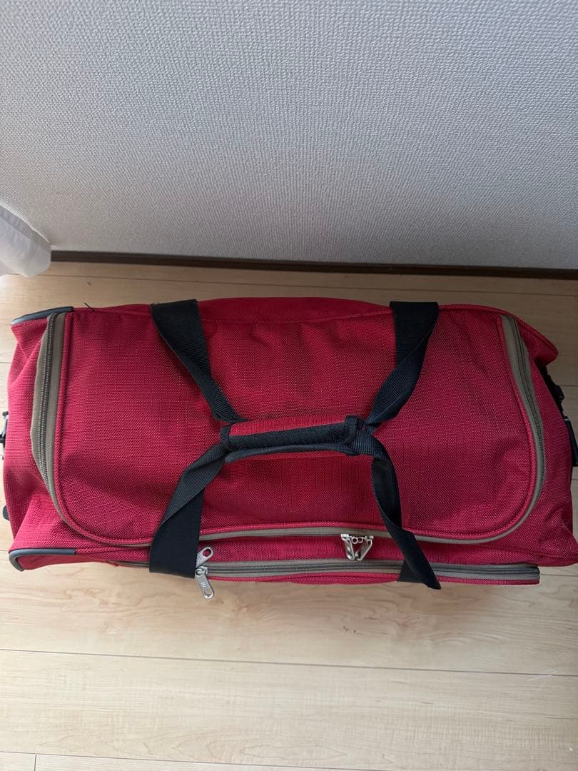 キャリーバッグ ダッフルバッグ 赤 (使用感あり)