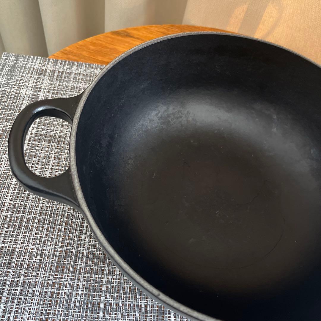 【LE CREUSET 】ブラック 両手鍋　22㌢
