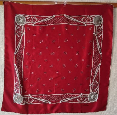 GUCCI ラグジュアリーコレクション シルクスカーフ