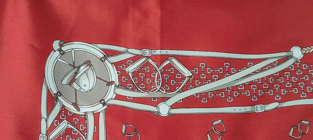 GUCCI ラグジュアリーコレクション シルクスカーフ