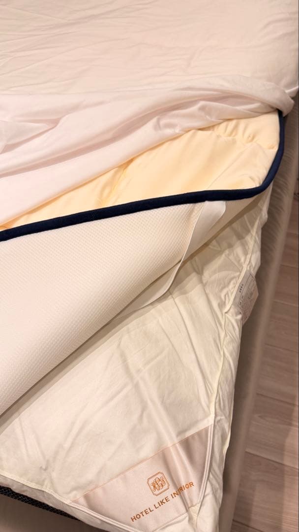 シモンズ　LUX シグネチャーピロートップ