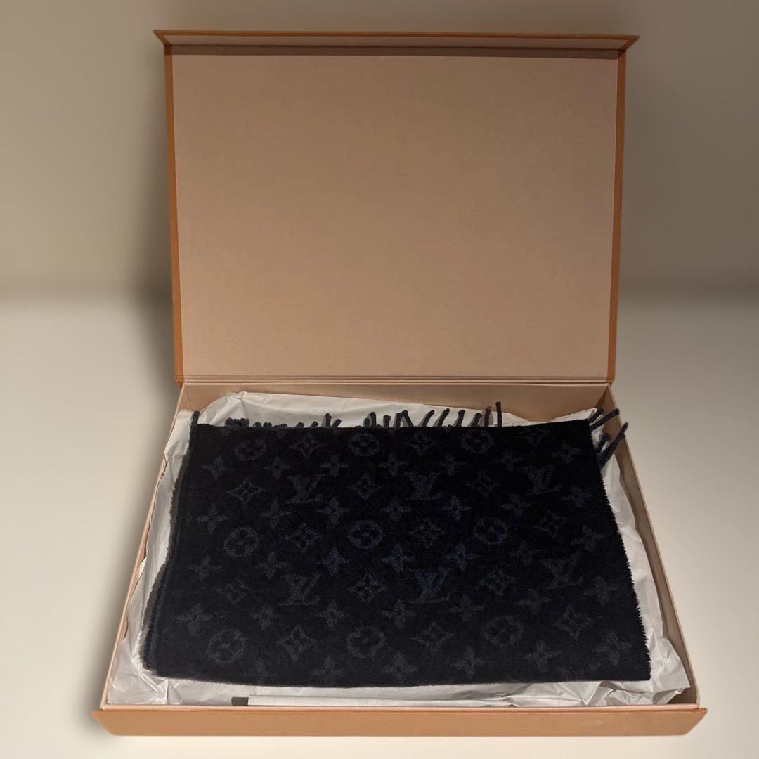 ルイヴィトン　マフラー　グラデーション　ネイビー　グレー系　暖かいです　箱付き