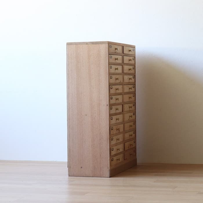 アンティーク 引出し24杯 チェスト 木製 古家具 整理箱 真鍮金具 ネーム入れ