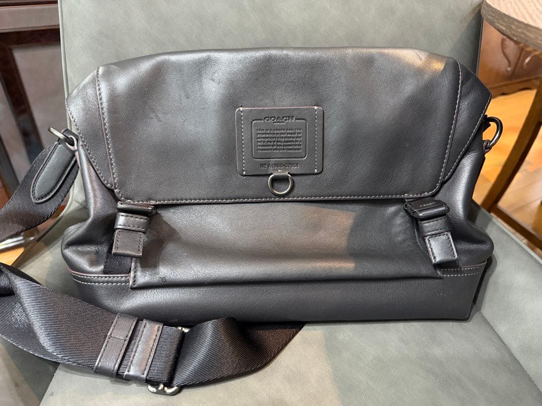 COACH リビングトン　ショルダーバッグ　バイクバッグ