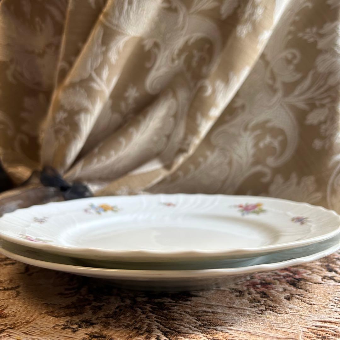 希少品 イタリア製RichardGinori 白磁に咲くお花 ディナー大皿2枚
