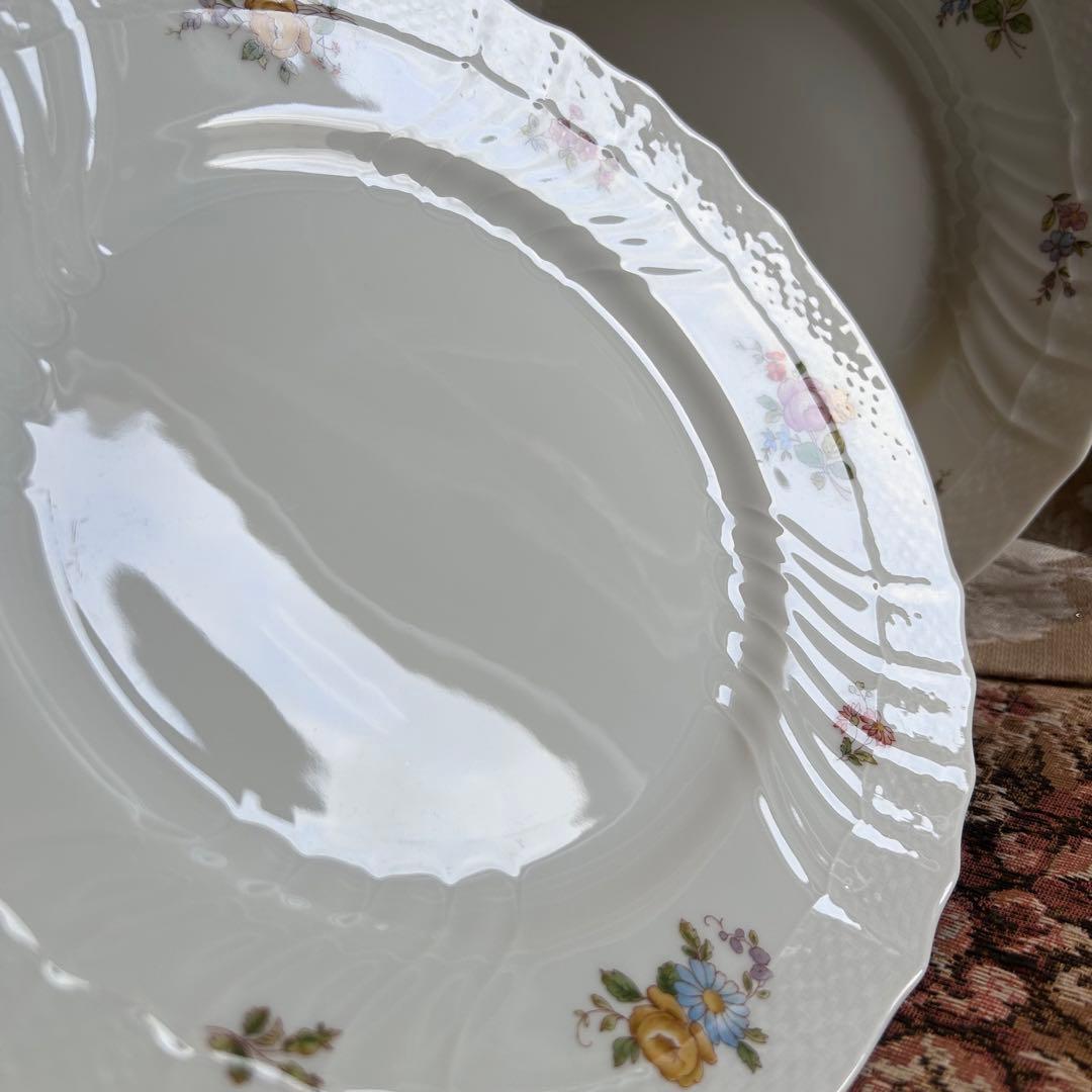 希少品 イタリア製RichardGinori 白磁に咲くお花 ディナー大皿2枚