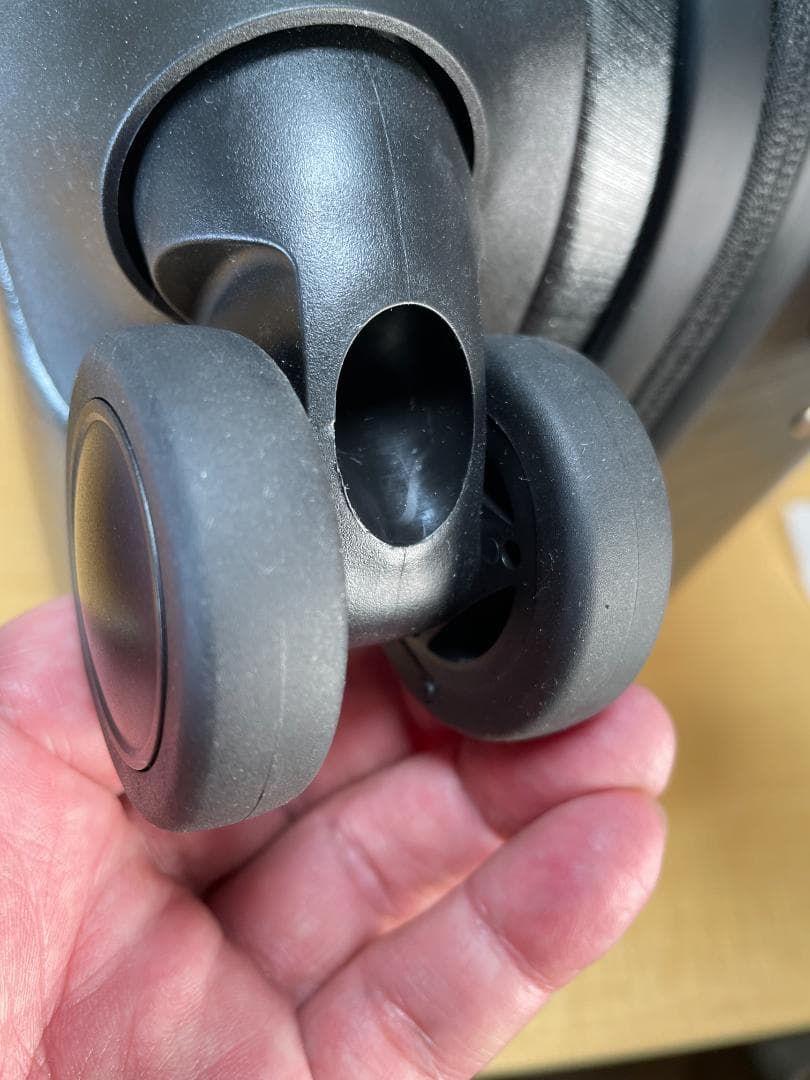 【新品】エンポリオアルマーニ キャリーケース スーツケーストロリー 40L