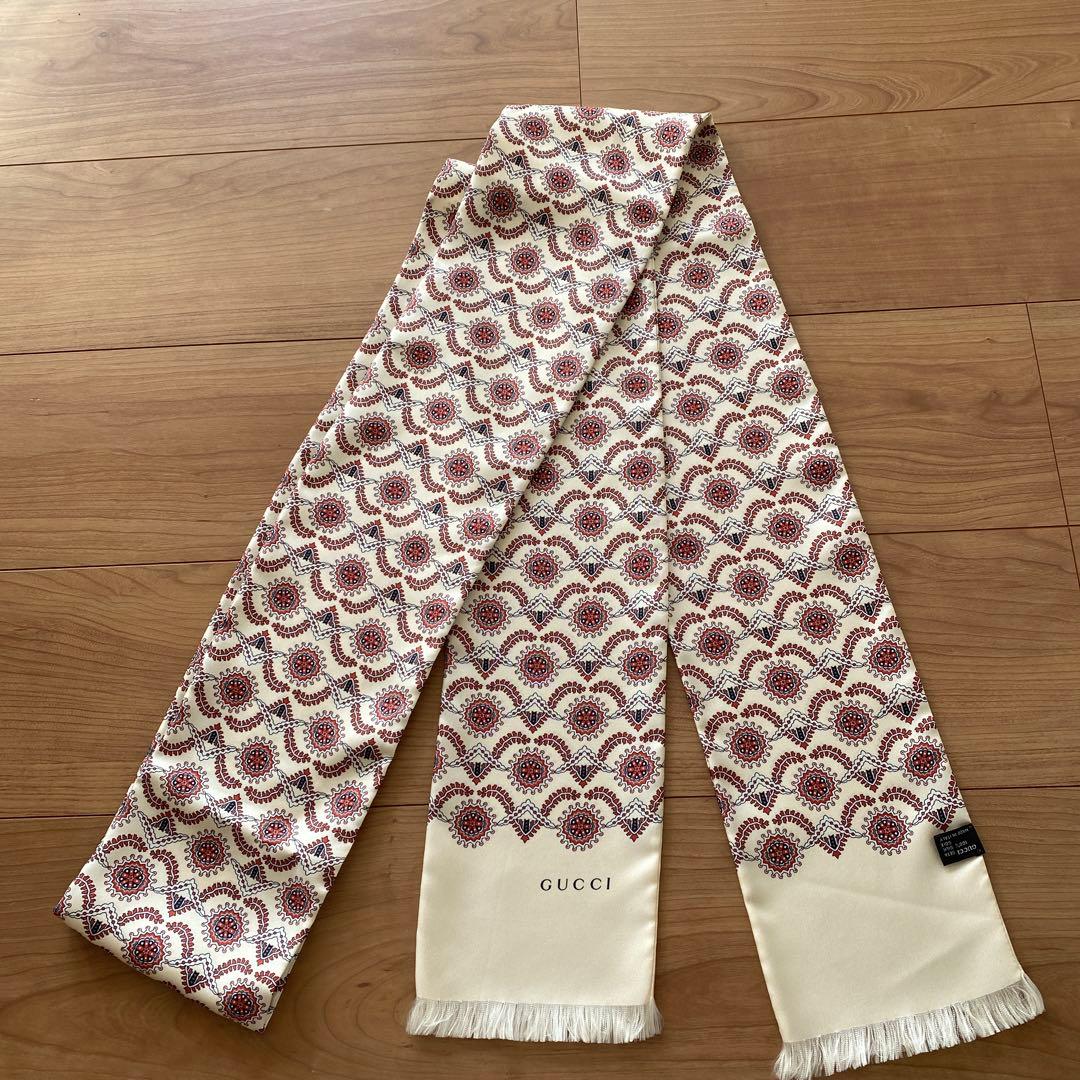 GUCCI 花柄 シルクスカーフ フリンジ付き