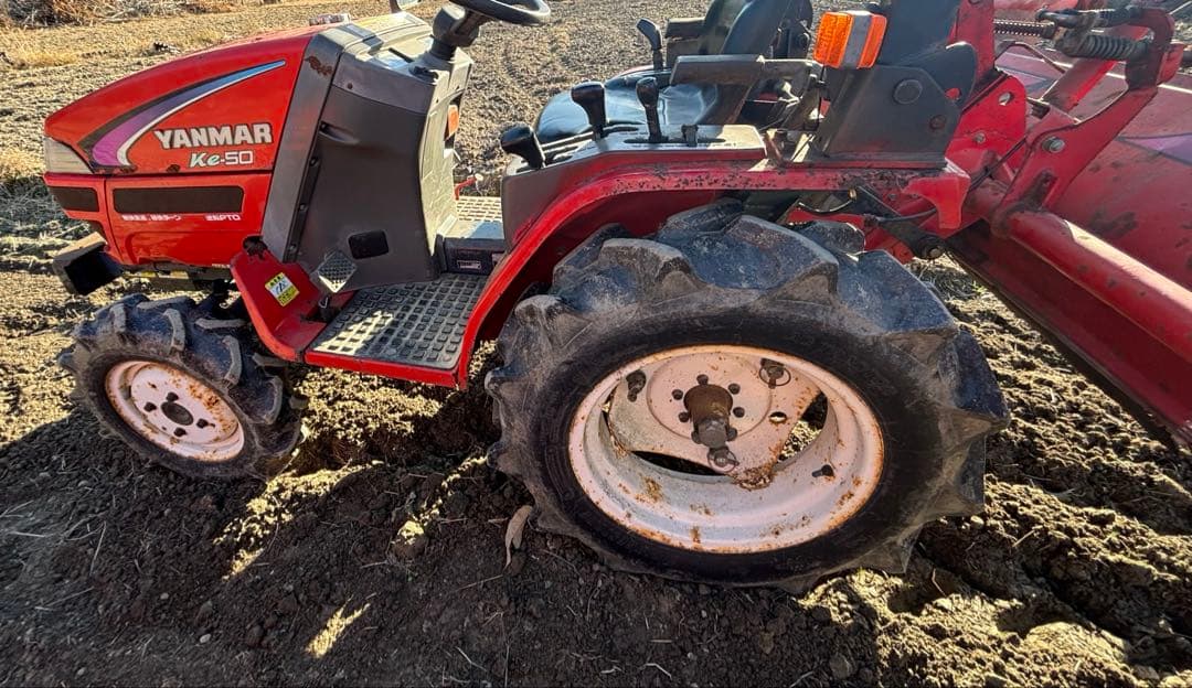 ヤンマートラクターKe-50　4WD 631時間15馬力　自動水平　キャノピー