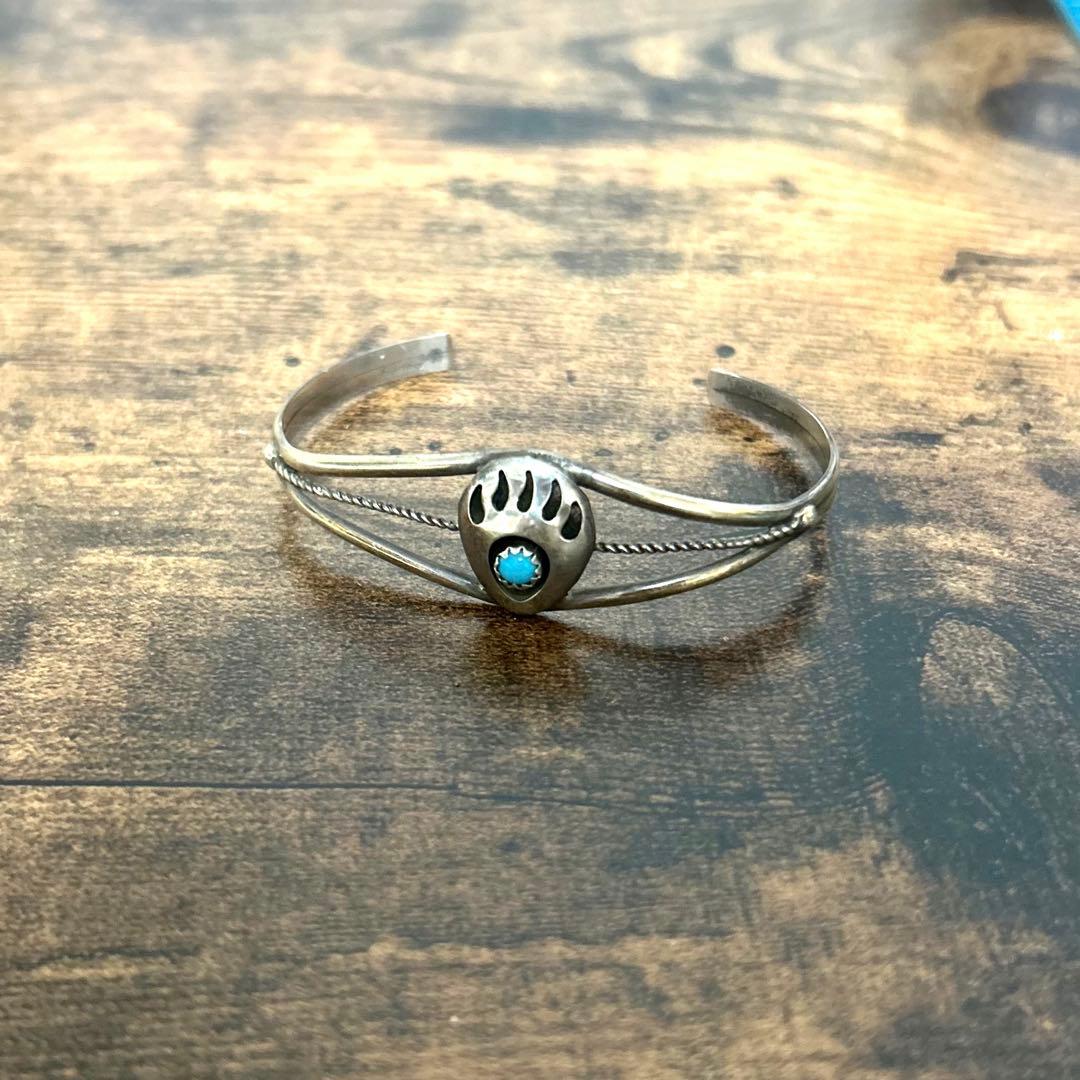 Navajo ヴィンテージ スターリングシルバー バングル ベアパウ ターコイズ
