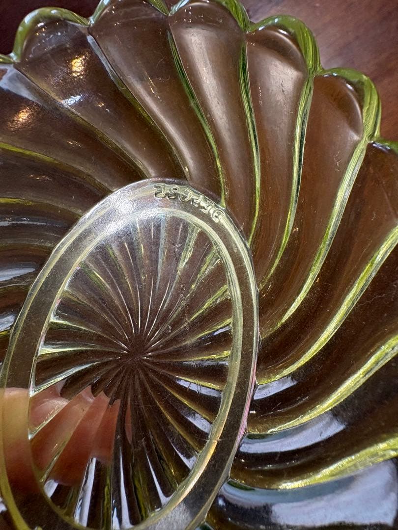 オールドバカラ　バカラ　ウランガラス　小物入れ　バンブー　レア　美品