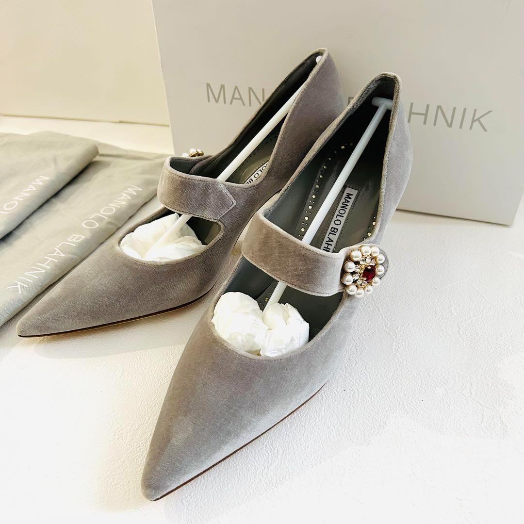 ゆ*ん様 定価15万円【未使用】マノロブラニク　25.5cm ビジュー　ストラッ