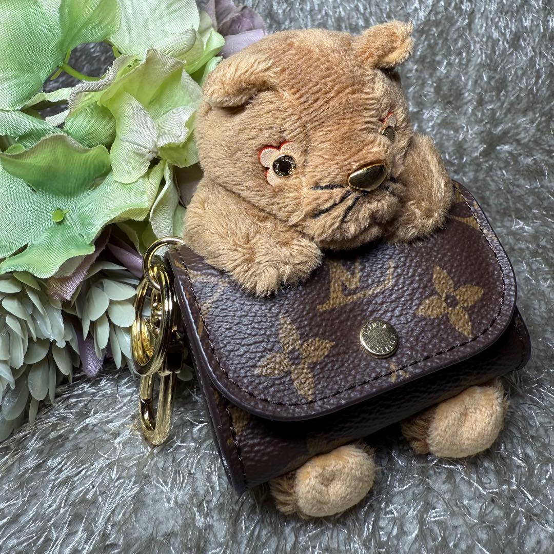 バッグチャーム・LV キュート モノグ ラム M01561