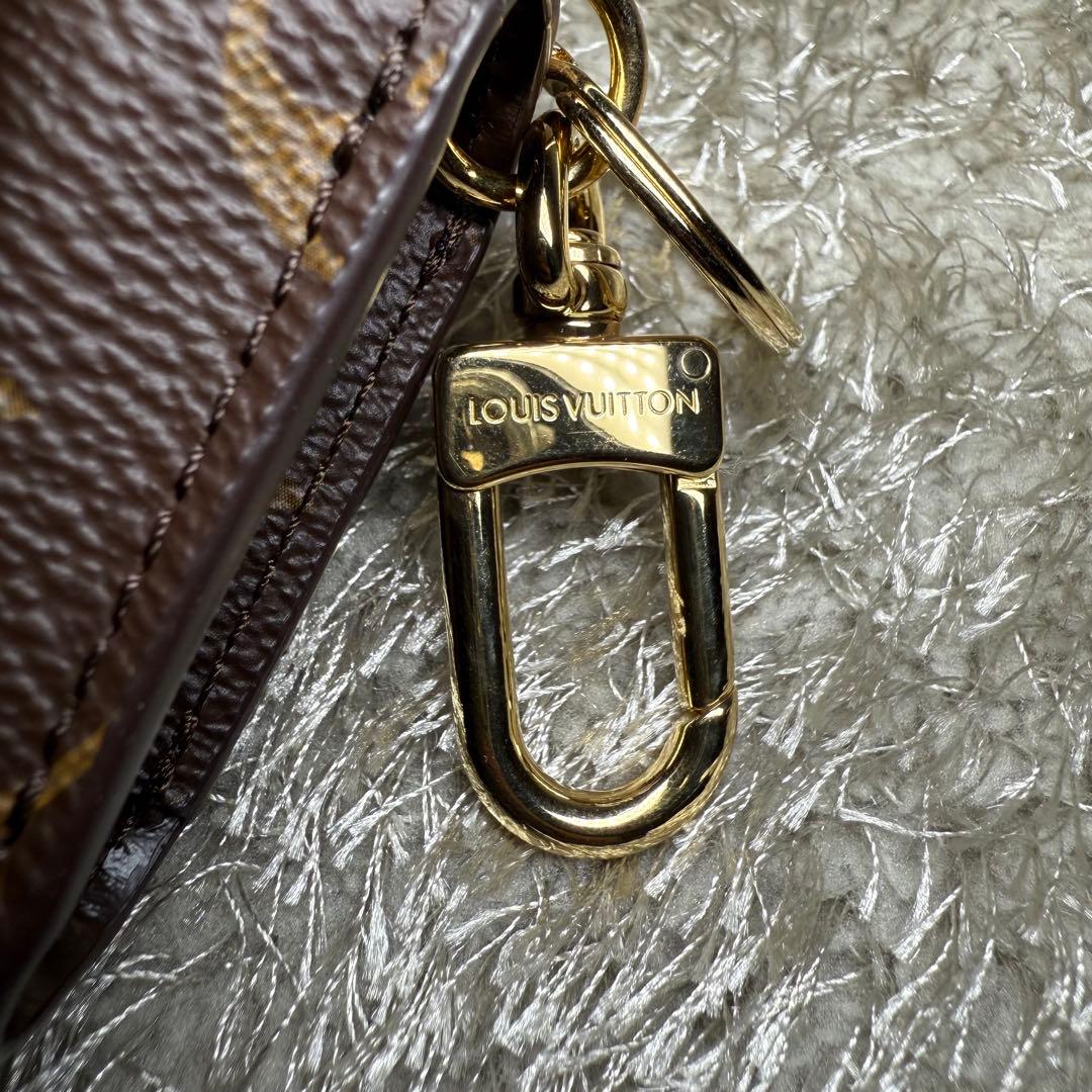 バッグチャーム・LV キュート モノグ ラム M01561