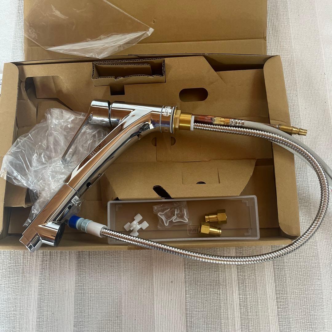 流し台用ハンドルシャワー付シングルレバー式混合栓(シャワー引出式)