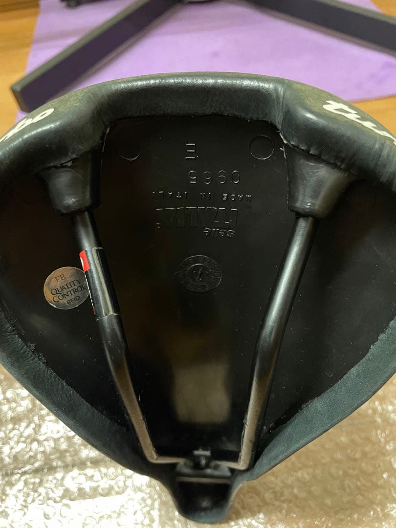 selle ITALIA turbo セライタリアターボ黒