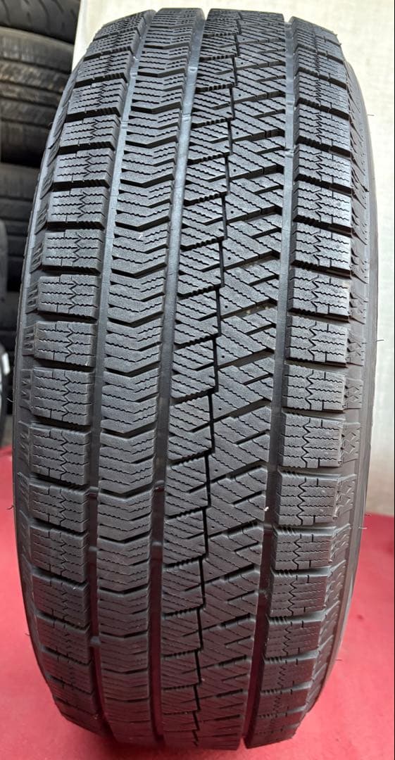 年製2022年バリ山国産Bridgestoneスタッドレスタイヤ4本のみ販売