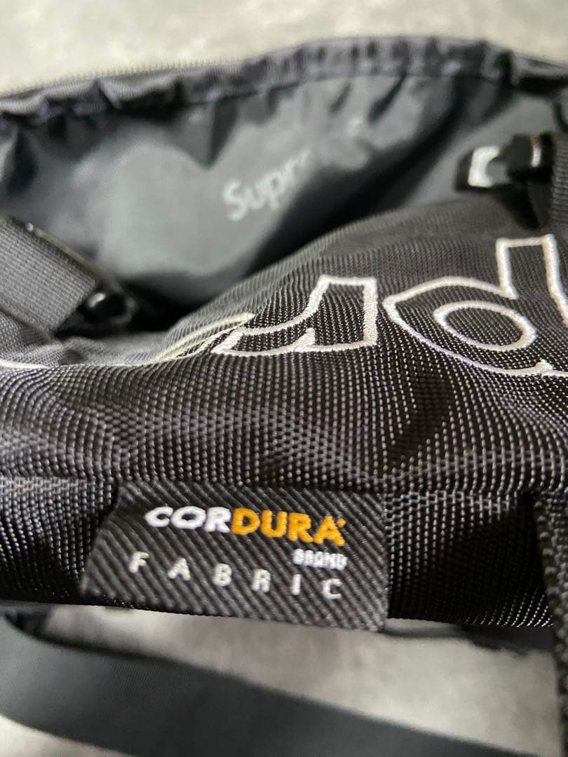 (極美品)Supreme ボディバッグ ブラック CORDURA