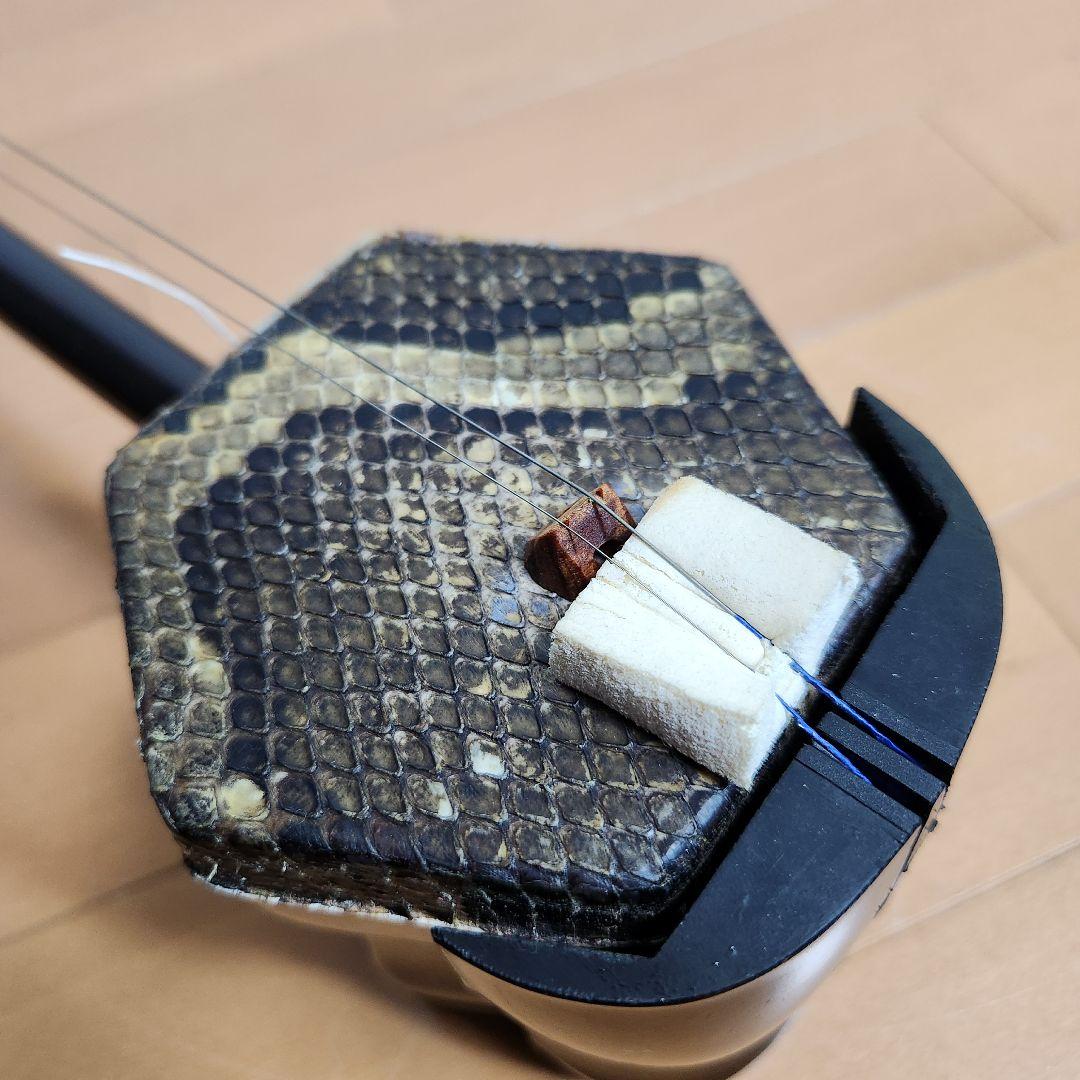 美品 二胡 敦煌牌 DUNHUANG 上海民族楽器 弓付き ケース付き 蛇本革