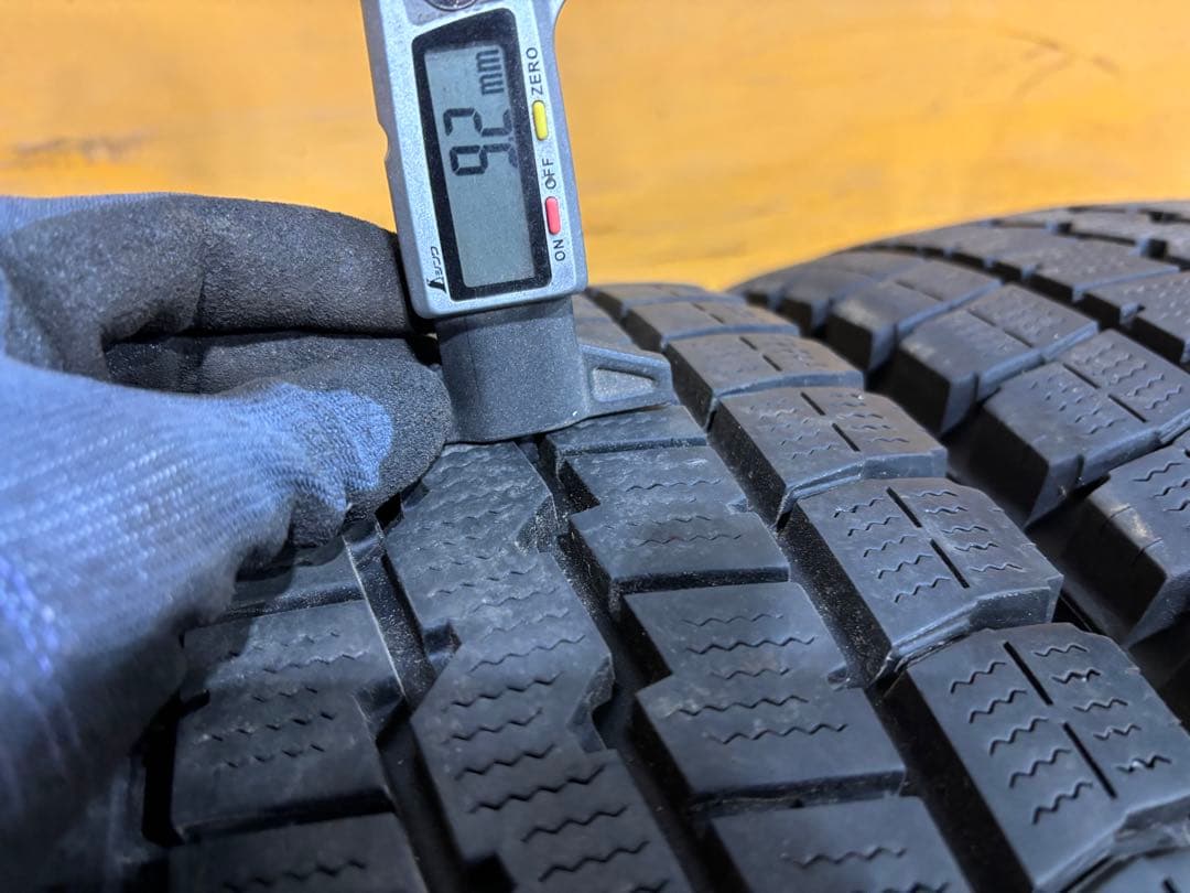 DUNLOP スタンドレスタイヤ 215/70R17.5 6本セット2021年製