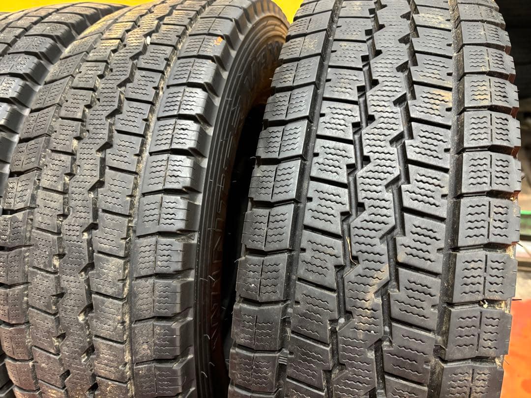 DUNLOP スタンドレスタイヤ 215/70R17.5 6本セット2021年製