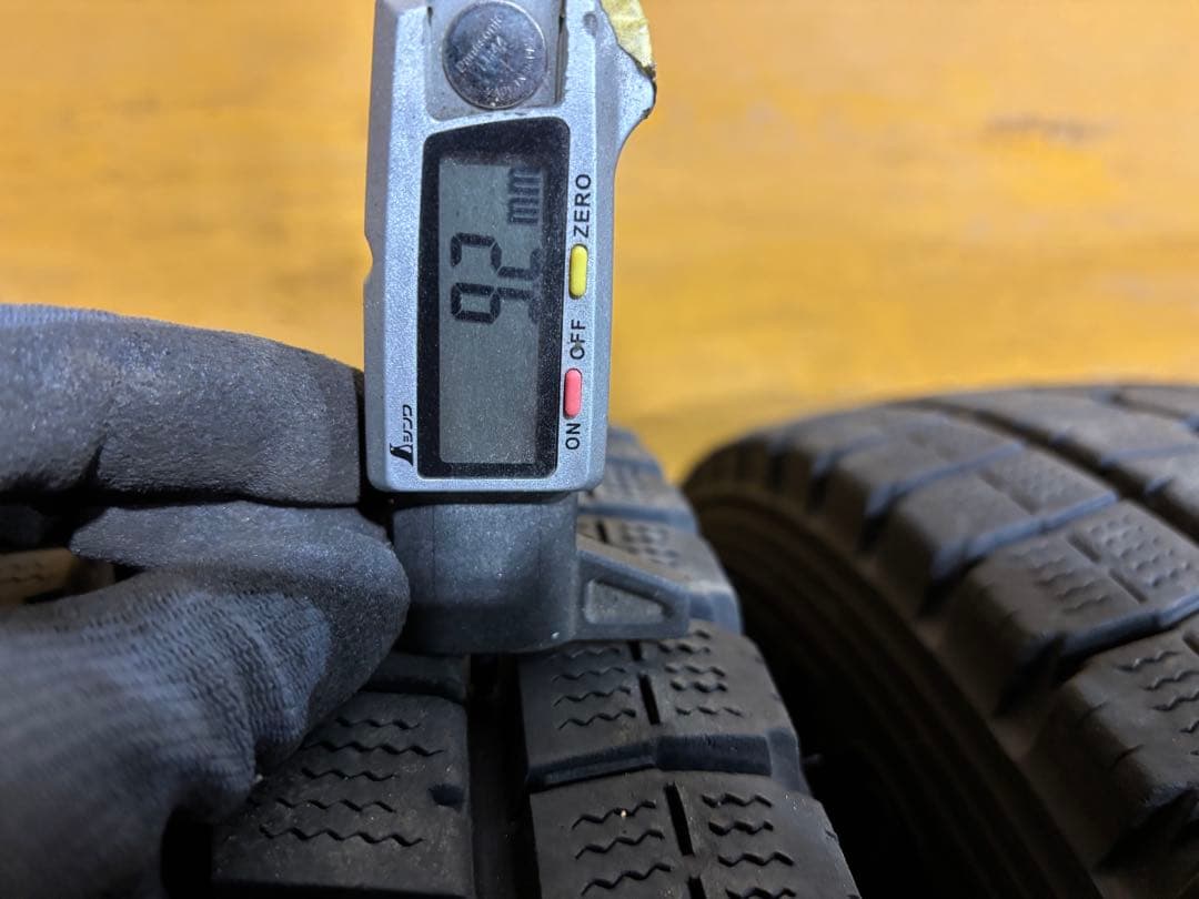 DUNLOP スタンドレスタイヤ 215/70R17.5 6本セット2021年製