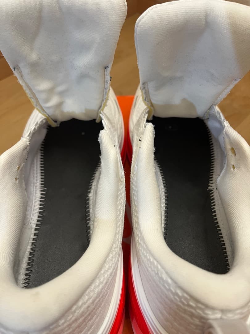 NIKE ナイキ　ボメロ　プラス　ランニングシューズ　vomero plus