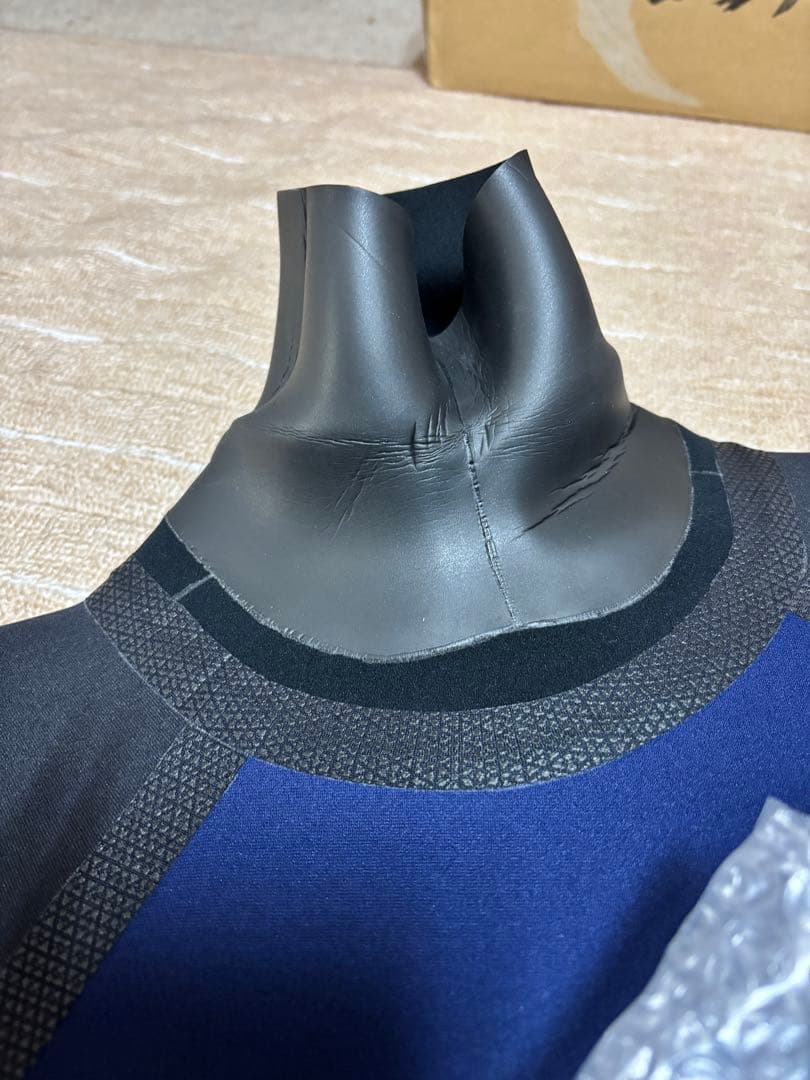 MOBBY'S ドライスーツ(未開封) 購入価格212,300円　現在保留中