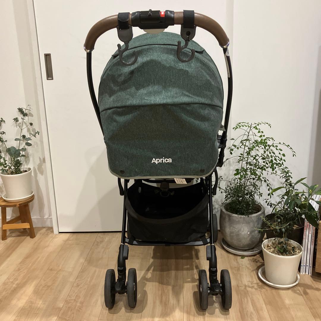 【美品】アップリカ ベビーカー ラクーナクッションAD 限定品 グリーン