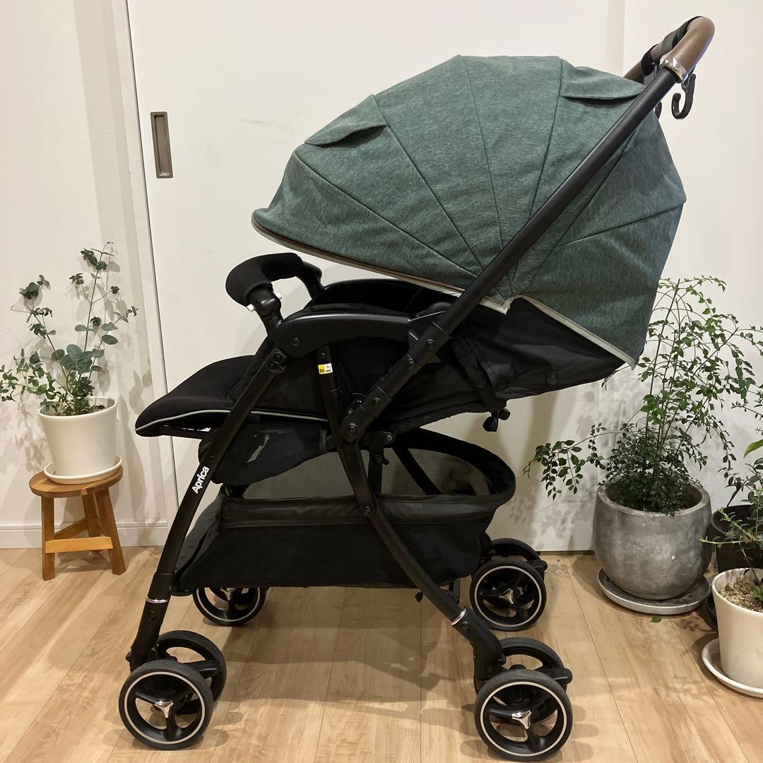 【美品】アップリカ ベビーカー ラクーナクッションAD 限定品 グリーン