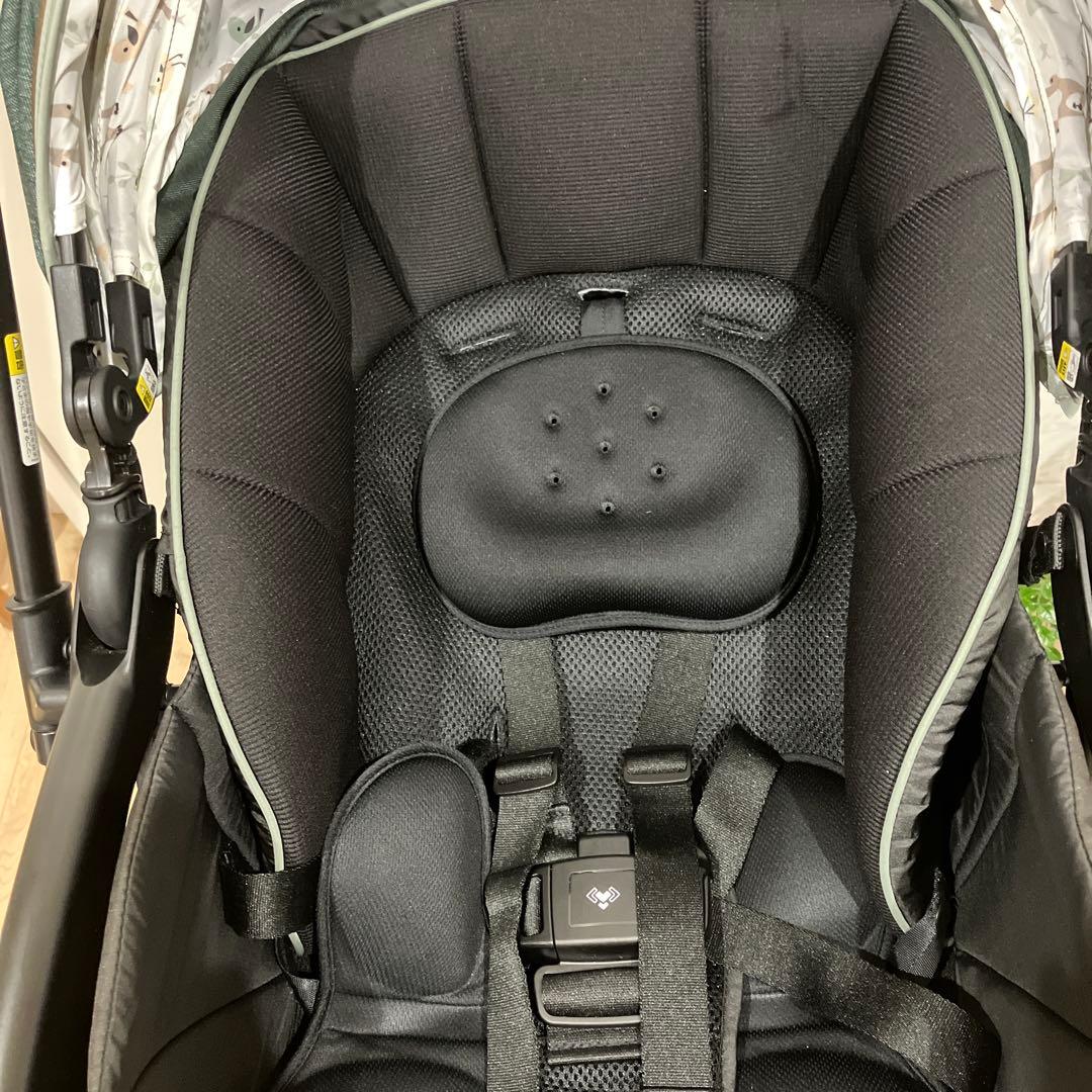 【美品】アップリカ ベビーカー ラクーナクッションAD 限定品 グリーン