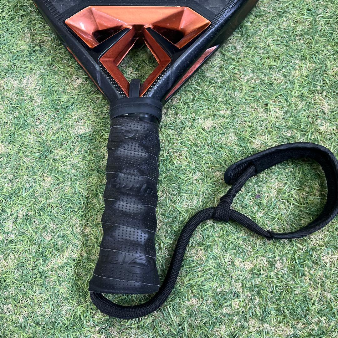 大幅値下！Bullpadel VERTEX 04 パデルラケット　2025