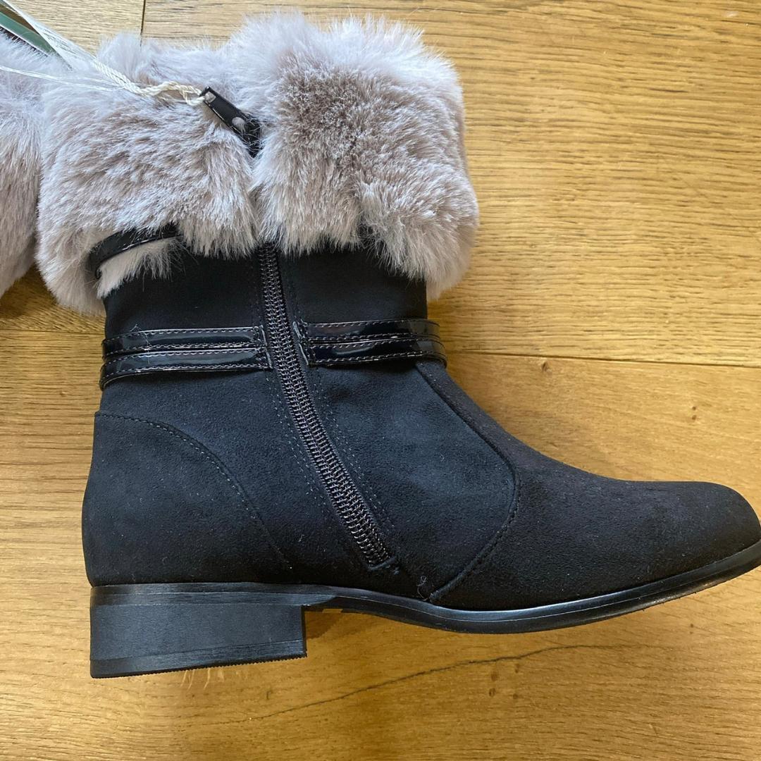 新品　トッカバンビーニ　ブーツ　ファーブーツ　22㎝　6029